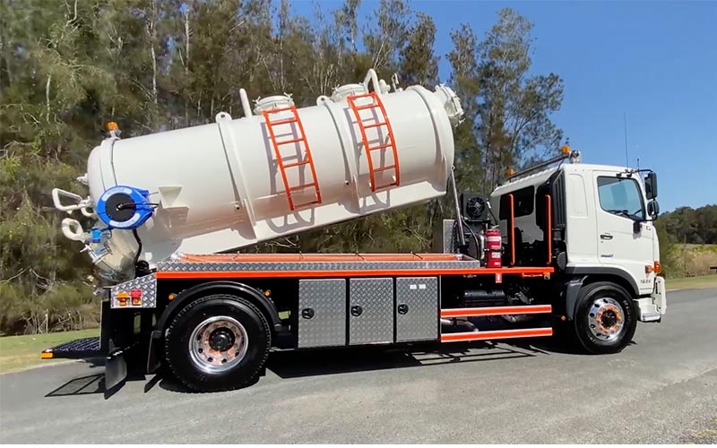 Untitled-1_0004_Screen Shot 2021-12-19 at 2.28.17 pm water truck